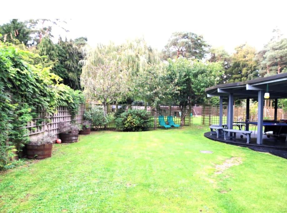Hen & Stag Retreat Weekend Stay Sleeps 10 To 30 Thetford Extérieur photo