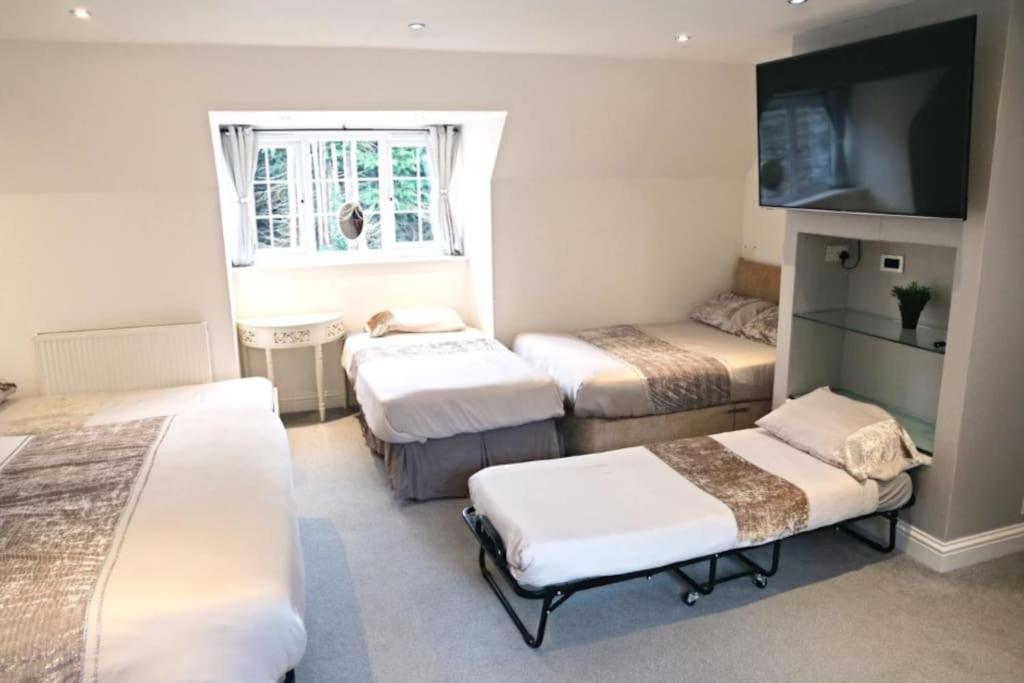 Hen & Stag Retreat Weekend Stay Sleeps 10 To 30 Thetford Extérieur photo