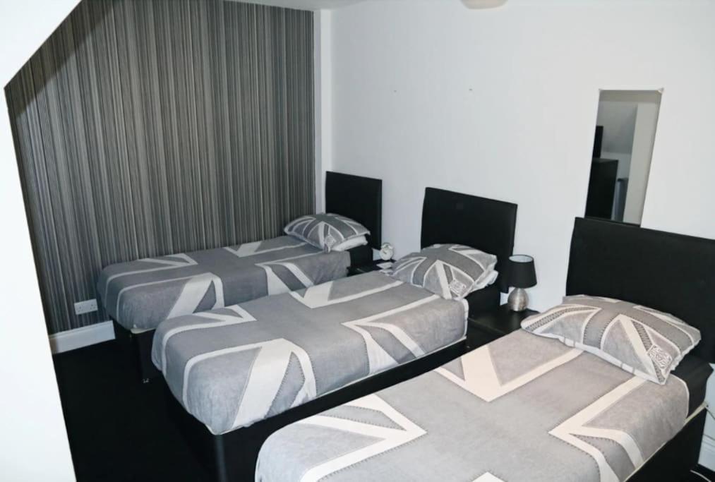 Hen & Stag Retreat Weekend Stay Sleeps 10 To 30 Thetford Extérieur photo
