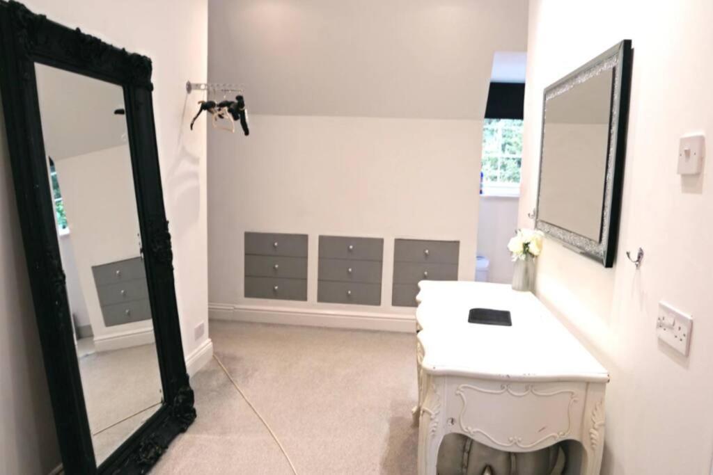 Hen & Stag Retreat Weekend Stay Sleeps 10 To 30 Thetford Extérieur photo
