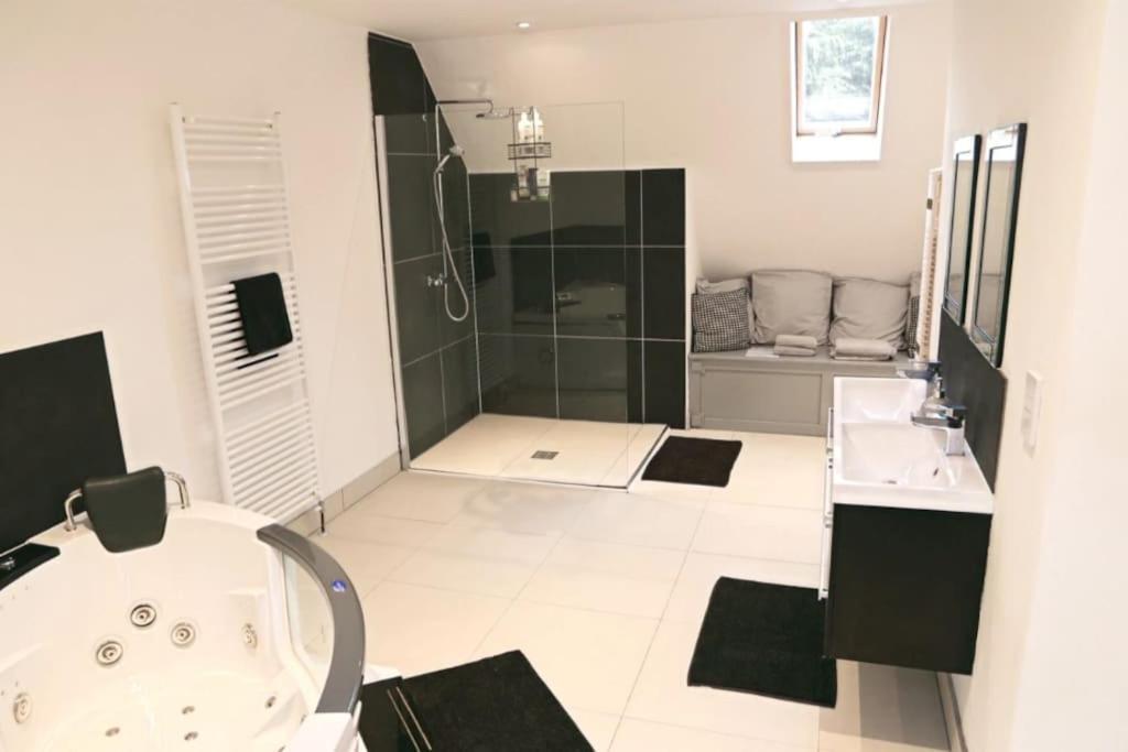 Hen & Stag Retreat Weekend Stay Sleeps 10 To 30 Thetford Extérieur photo