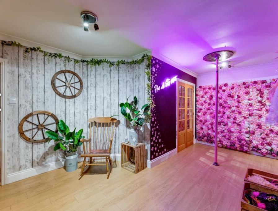Hen & Stag Retreat Weekend Stay Sleeps 10 To 30 Thetford Extérieur photo