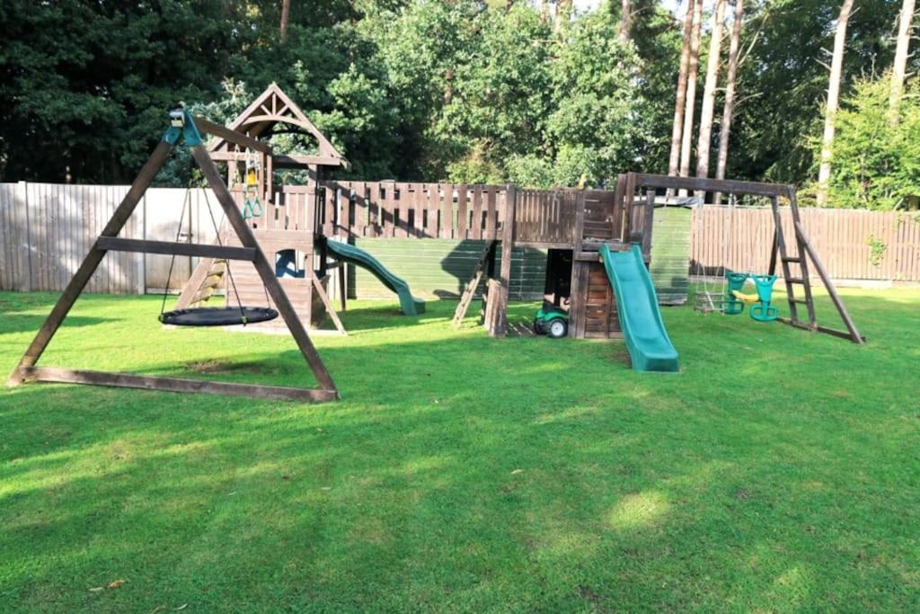 Hen & Stag Retreat Weekend Stay Sleeps 10 To 30 Thetford Extérieur photo